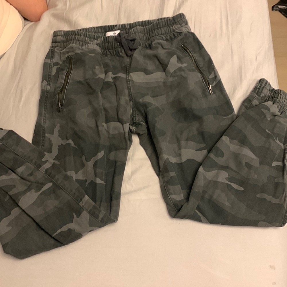 Aritzia camouflage cargo pants